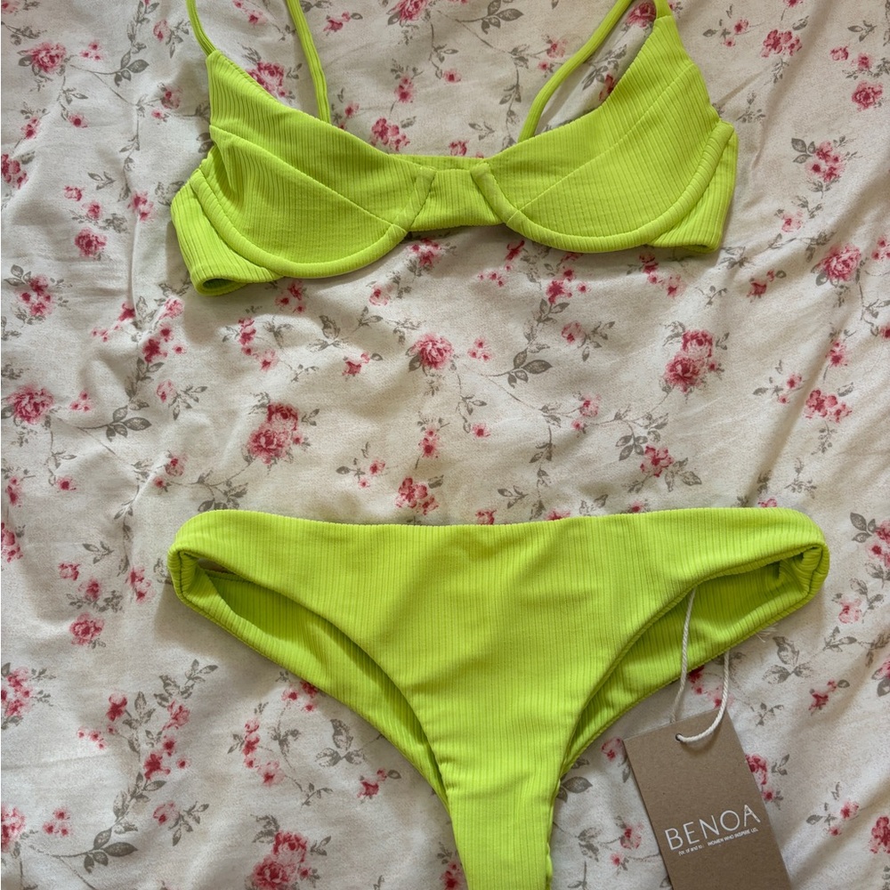 Benoa starfruit set petite